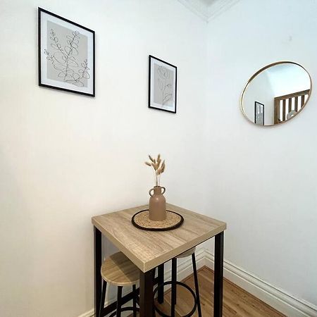 דירות בורנמות' Flat 12, 10 St John'S Road מראה חיצוני תמונה
